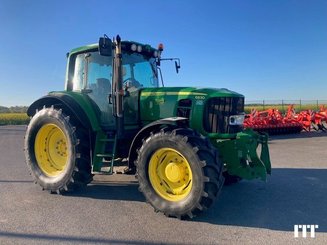 Farm tractor John Deere 6830 - 1