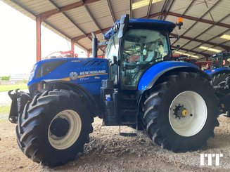 Farm tractor New Holland T7.230 - 1