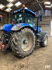 Farm tractor New Holland T7.195 S - 2