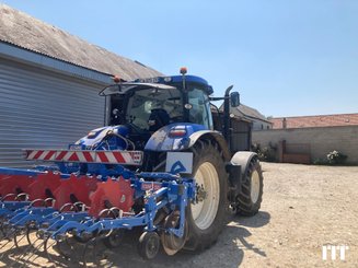 Farm tractor New Holland T7.235 - 2