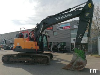 Crawler excavator Volvo ECR235CL - 1
