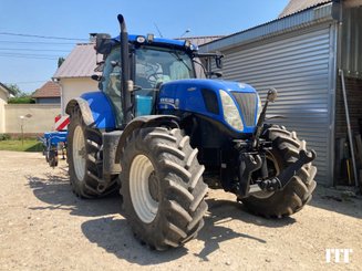 Farm tractor New Holland T7.235 - 1